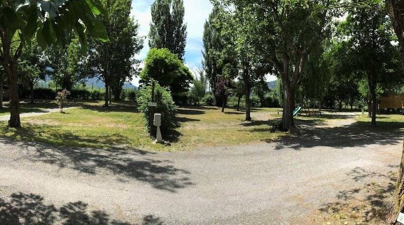 هتل Camping Les Grillons