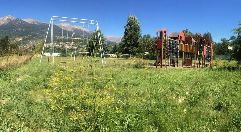 هتل Camping Les Grillons