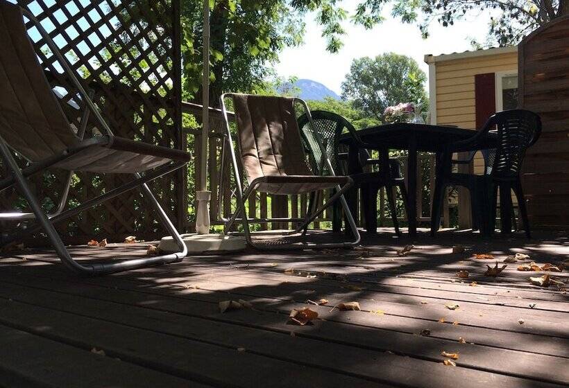 هتل Camping Les Grillons