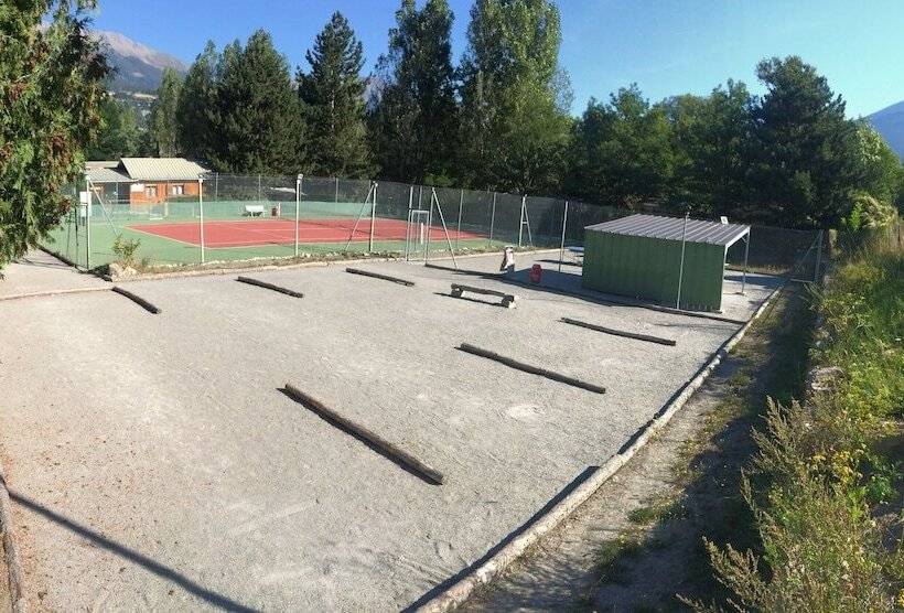 هتل Camping Les Grillons