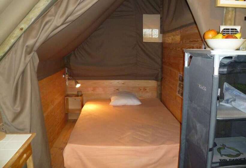 هتل Camping Les Grillons