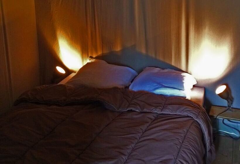 هتل Camping Les Grillons