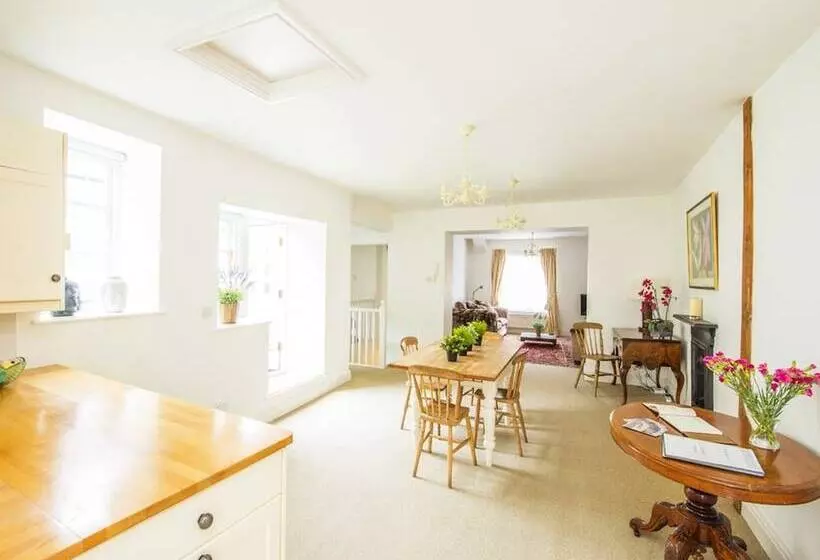 The Apartment Sherborne