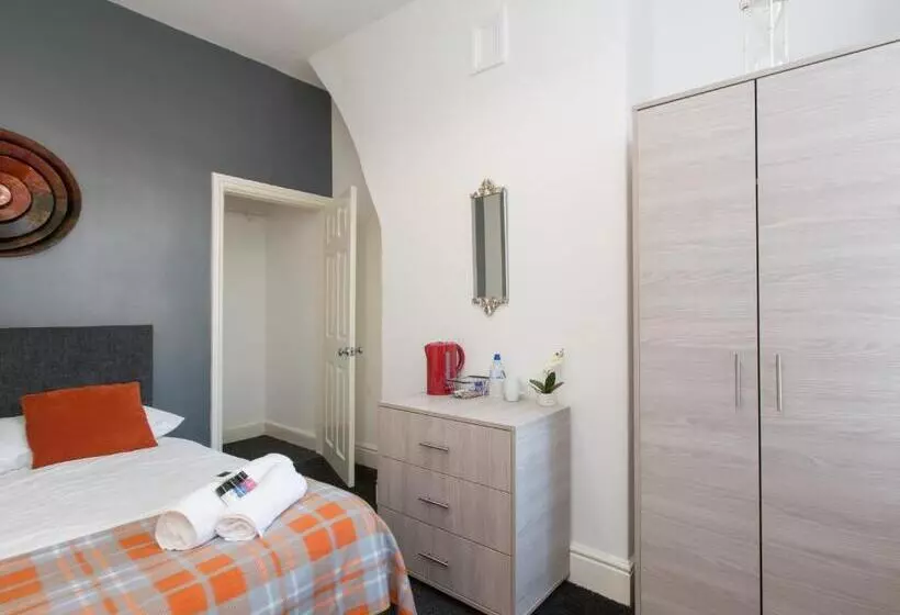 Townhouse @ Newlands Street Stoke