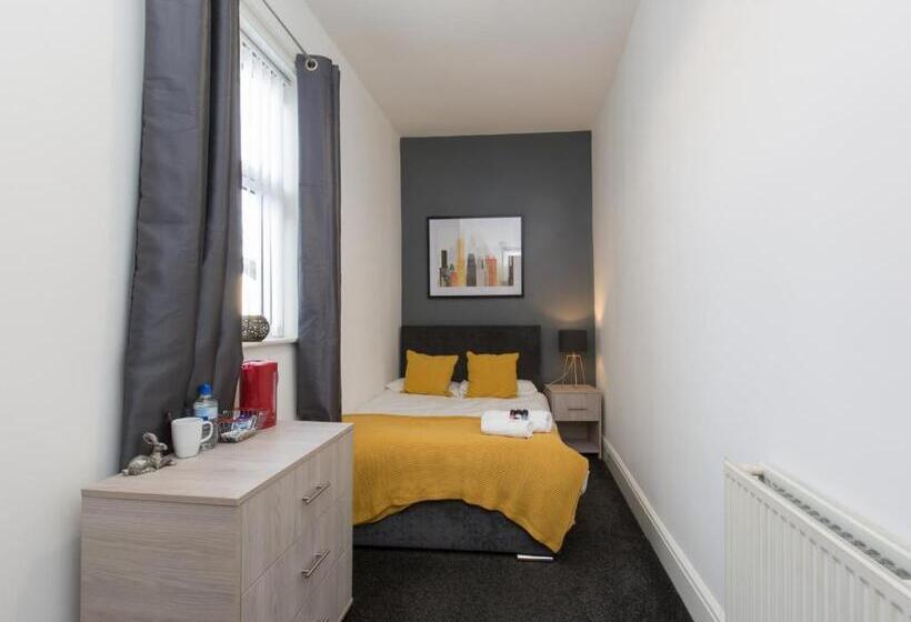 Townhouse @ Newlands Street Stoke