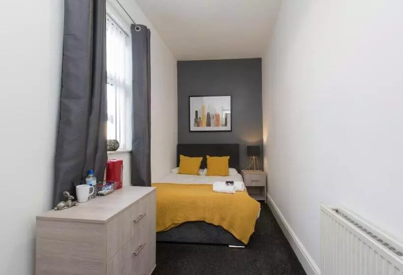 Townhouse @ Newlands Street Stoke