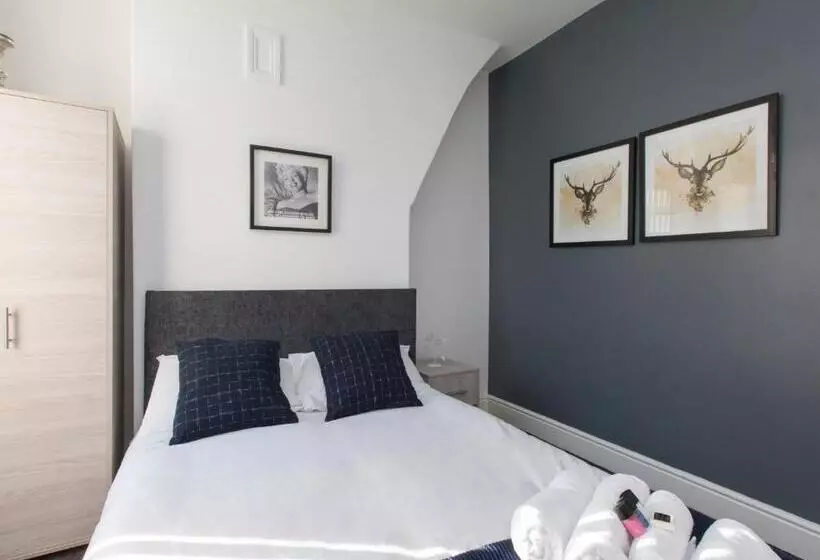 Townhouse @ Newlands Street Stoke