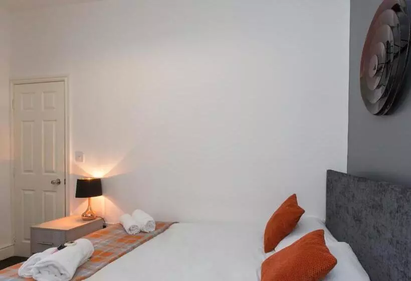 Townhouse @ Newlands Street Stoke