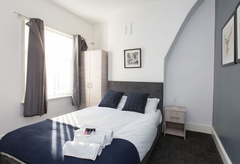 Townhouse @ Newlands Street Stoke