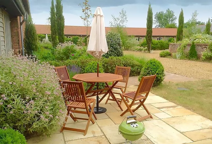 Lackford Lakes Barns