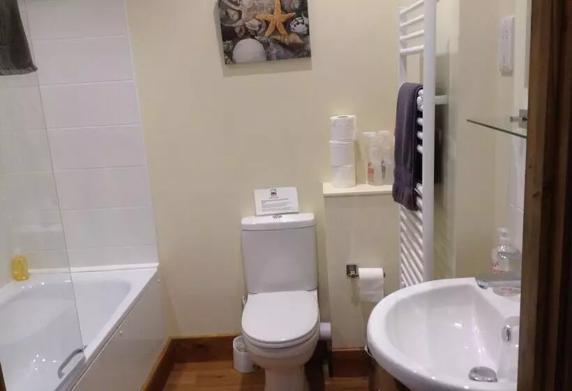 Lackford Lakes Barns