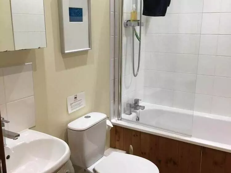 Lackford Lakes Barns