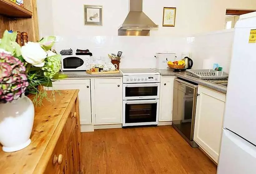 Lackford Lakes Barns