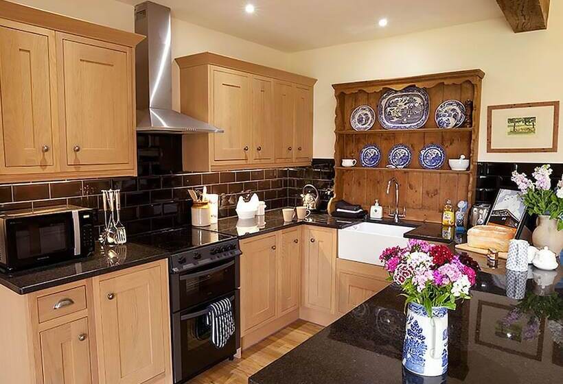 Lackford Lakes Barns