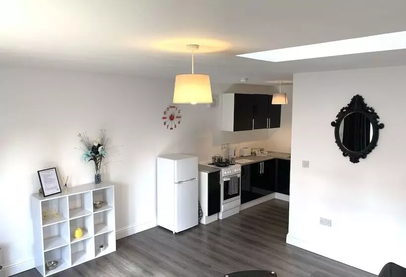 Grand Central Budget Modern Apartments