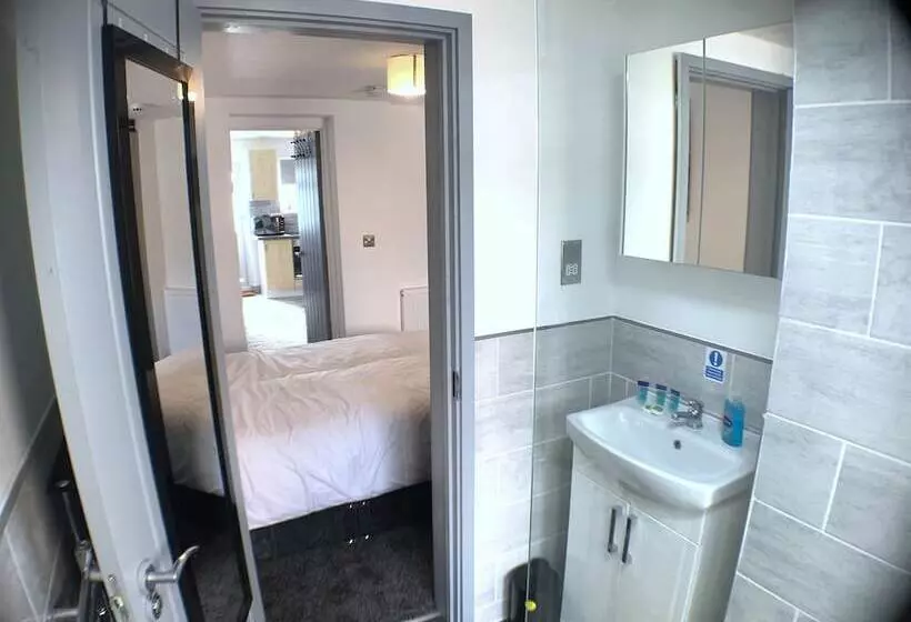 Grand Central Budget Modern Apartments
