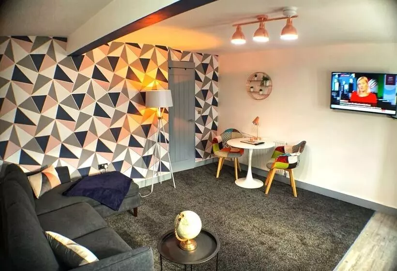 Grand Central Budget Modern Apartments