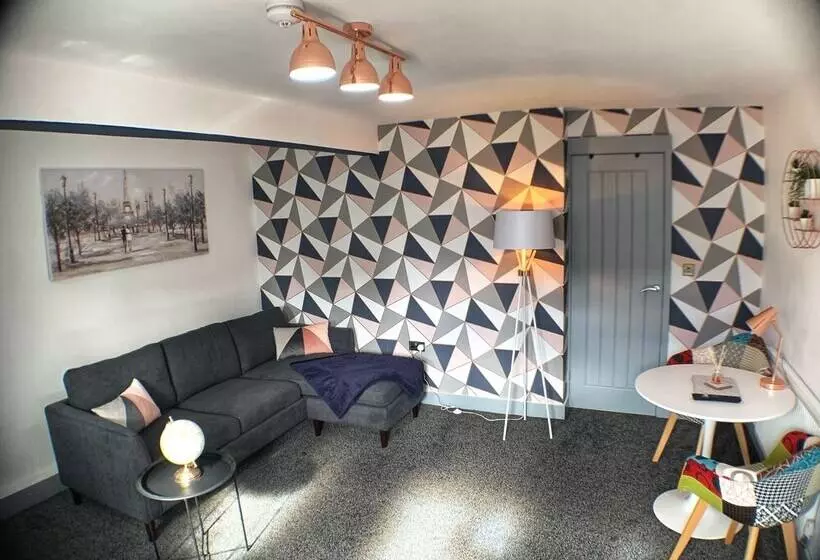 Grand Central Budget Modern Apartments