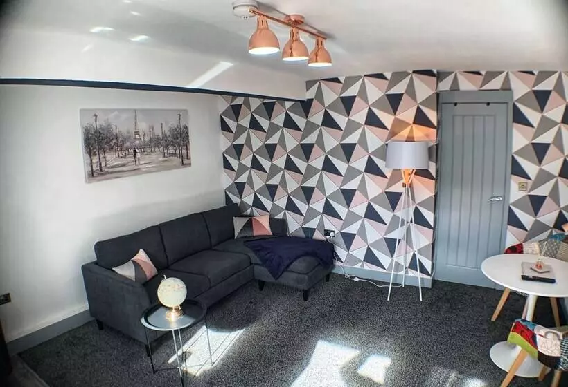 Grand Central Budget Modern Apartments