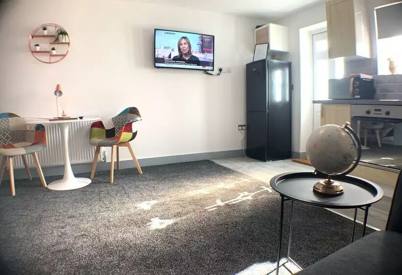 Grand Central Budget Modern Apartments