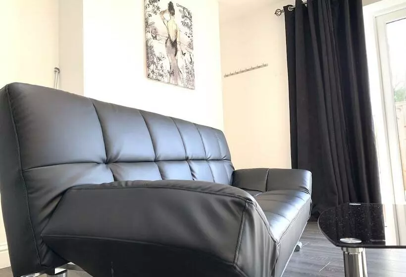 Grand Central Budget Modern Apartments