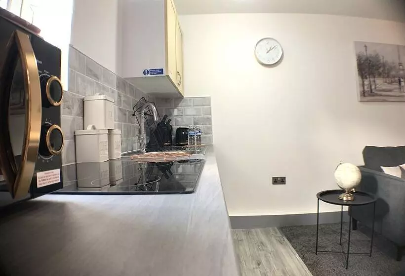 Grand Central Budget Modern Apartments