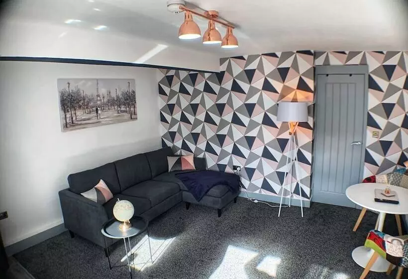 Grand Central Budget Modern Apartments