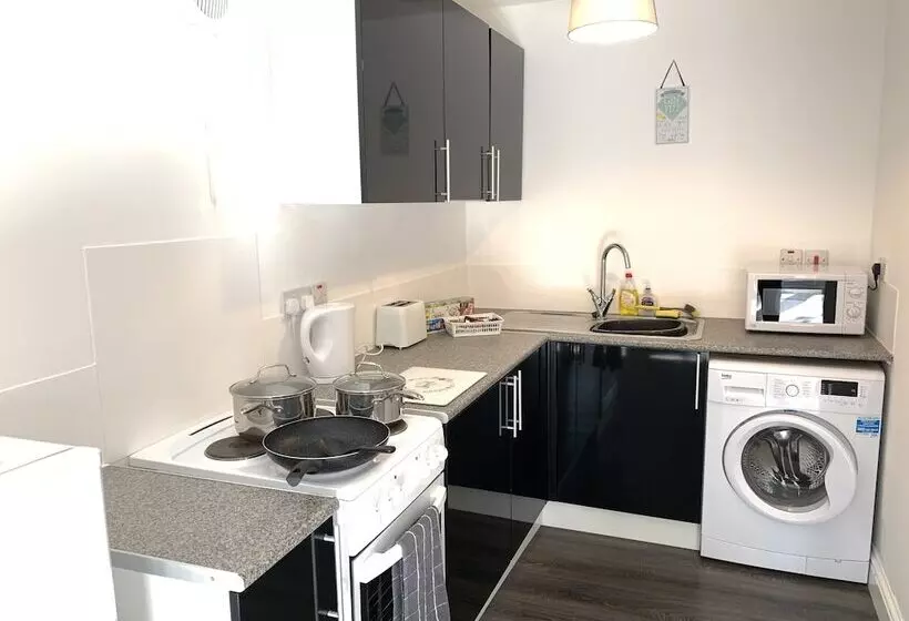 Grand Central Budget Modern Apartments