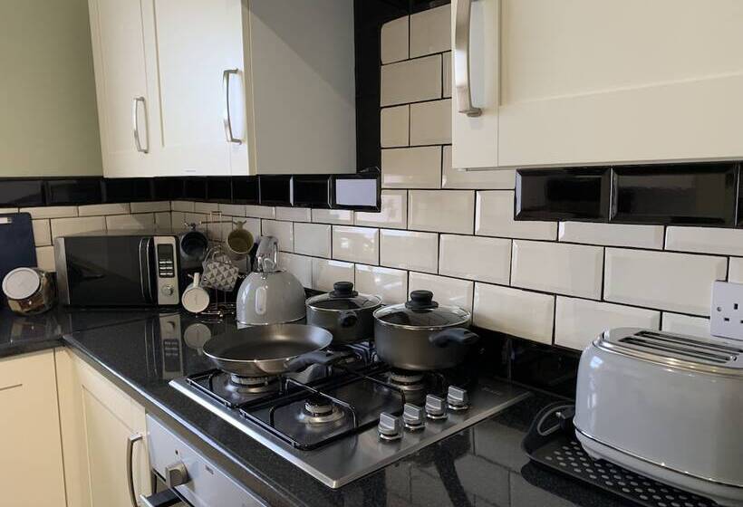 بنسيون Buccleuch Apartment