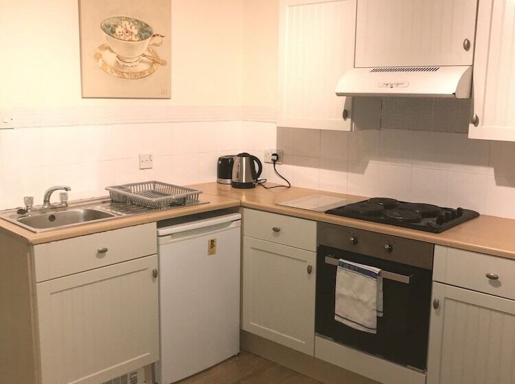 펜션 Severn Tudor House