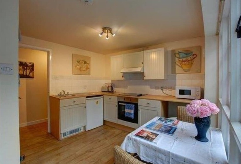 펜션 Severn Tudor House