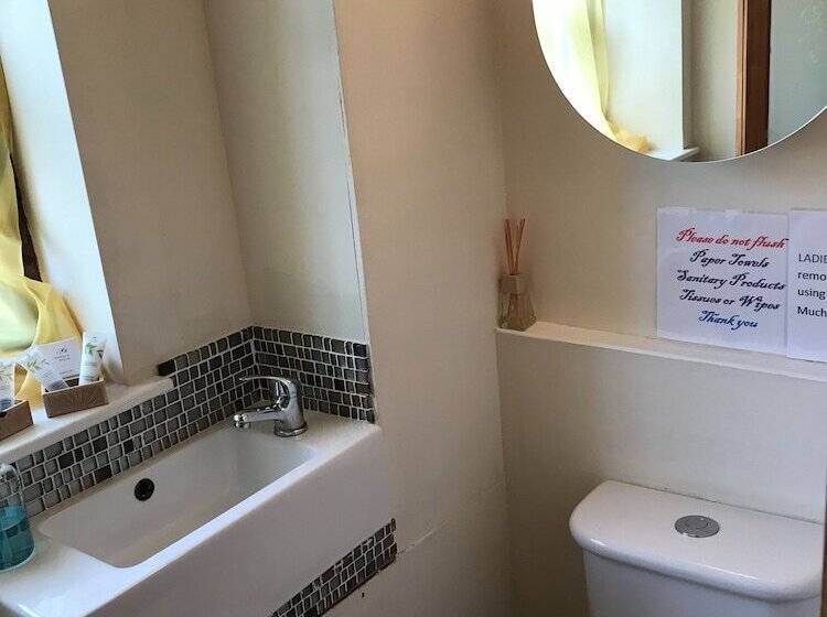 펜션 Severn Tudor House