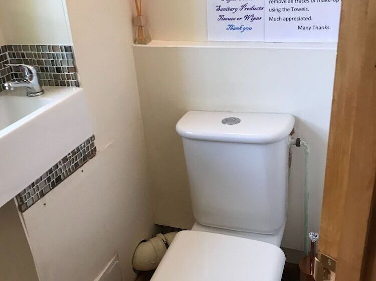 펜션 Severn Tudor House