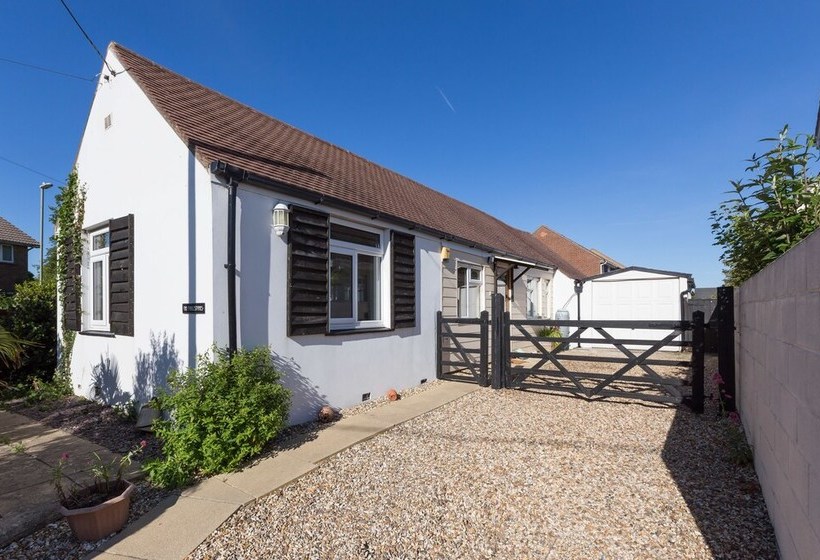 Milford On Sea Detached Bungalow