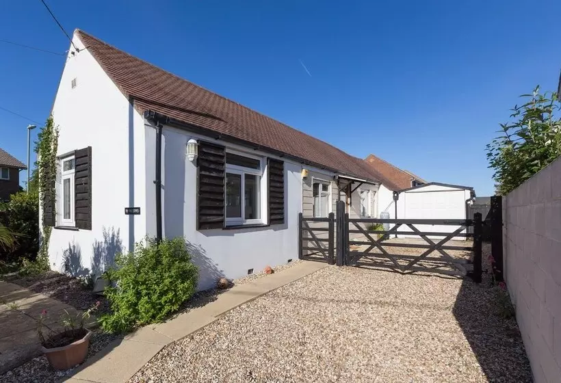 Milford On Sea Detached Bungalow