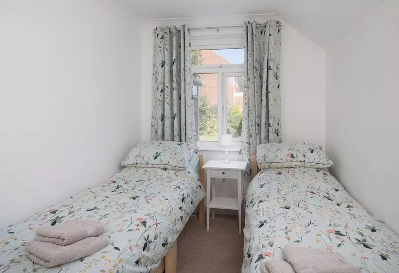 Milford On Sea Detached Bungalow