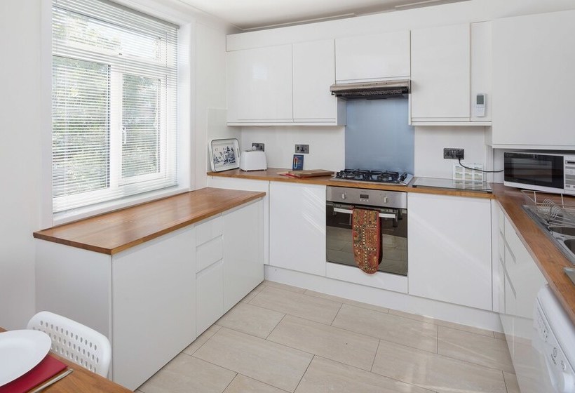 Milford On Sea Detached Bungalow