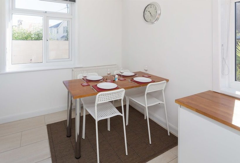 Milford On Sea Detached Bungalow