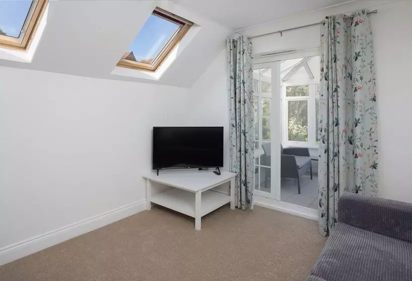 Milford On Sea Detached Bungalow