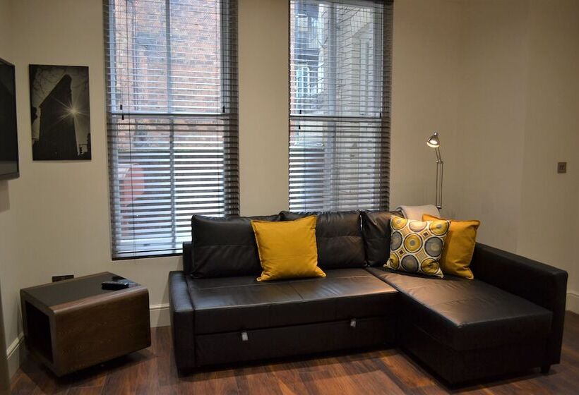 Onpoint Apartments Deluxe Apartment City Centre Ideal Location!