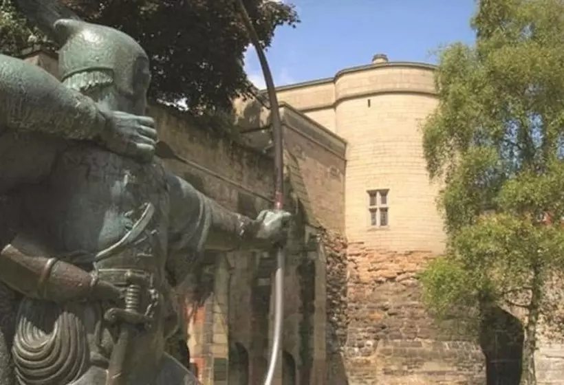 Onpoint Apartments   Deluxe Apartment City Centre Ideal Location!