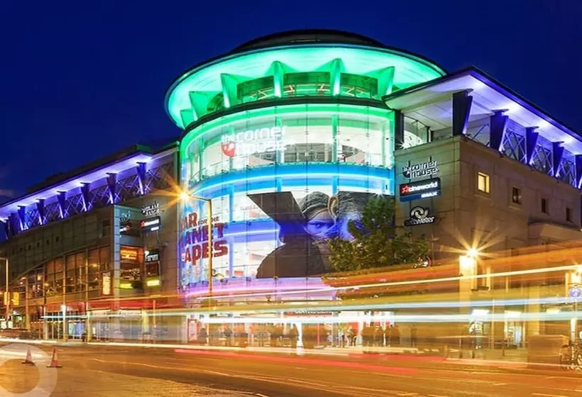 Onpoint Apartments   Deluxe Apartment City Centre Ideal Location!