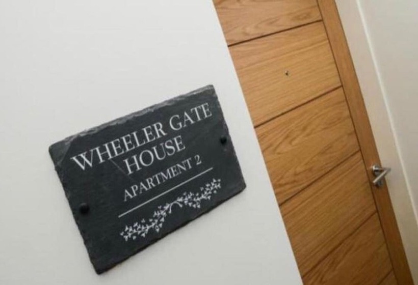 Onpoint Apartments Deluxe Apartment City Centre Ideal Location!