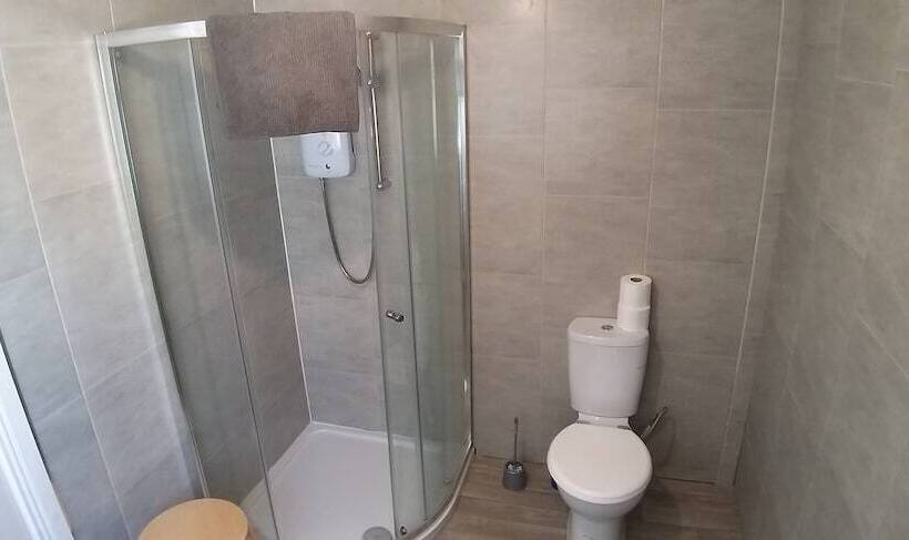 بنسيون Templemore Townhouse