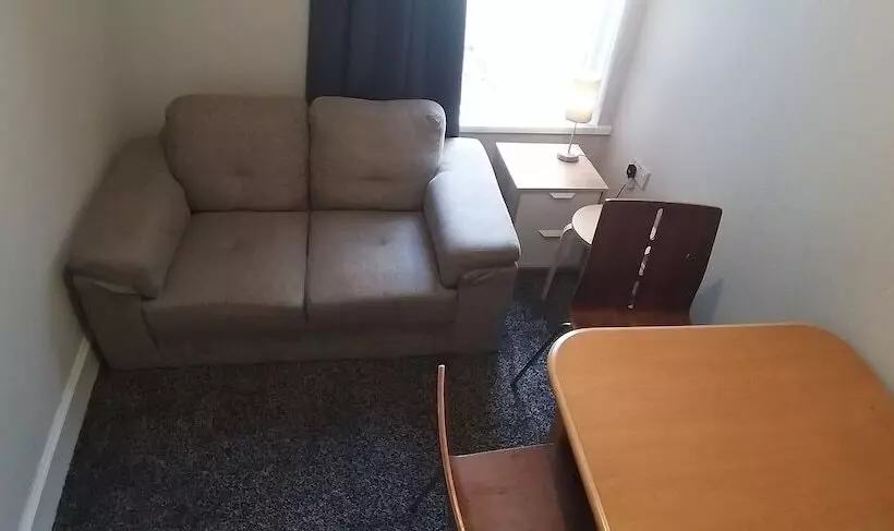 ペンション Templemore Townhouse