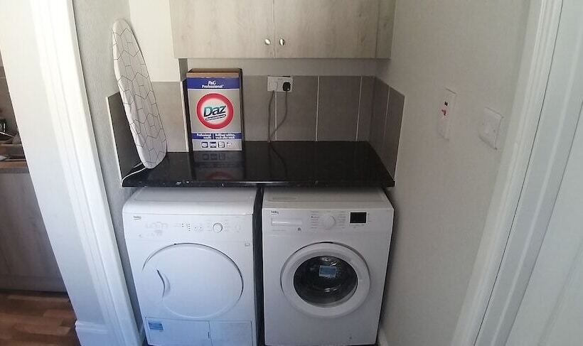 بنسيون Templemore Townhouse