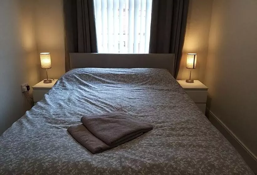 ペンション Templemore Townhouse