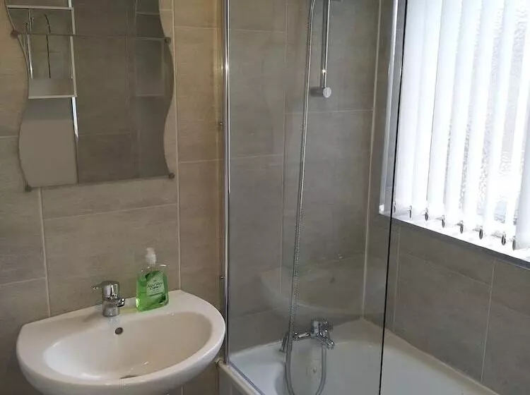 ペンション Templemore Townhouse