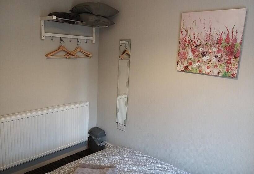 بنسيون Templemore Townhouse