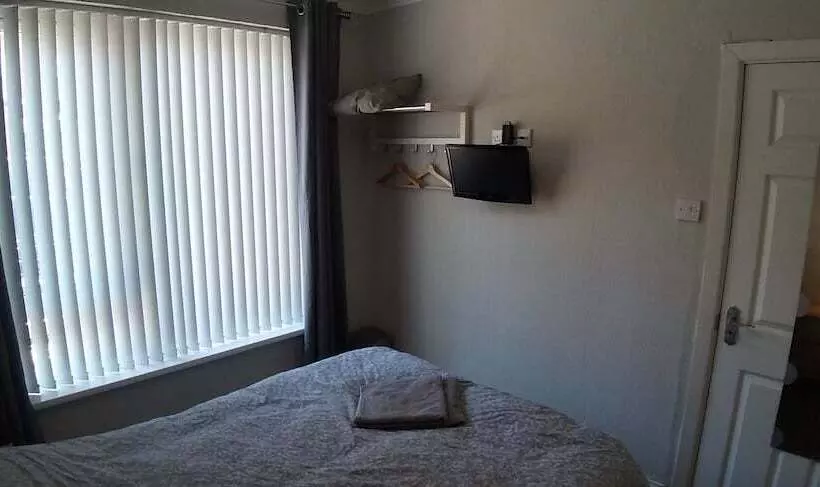 ペンション Templemore Townhouse